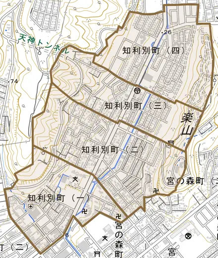 知利別町とその周辺の地図。町の範囲を重ねている