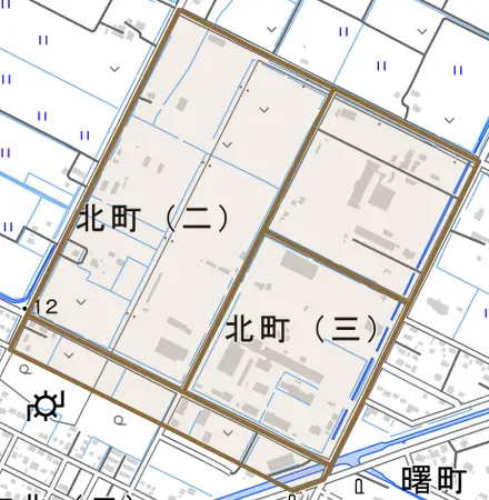 北町とその周辺の地図。町の範囲を重ねている