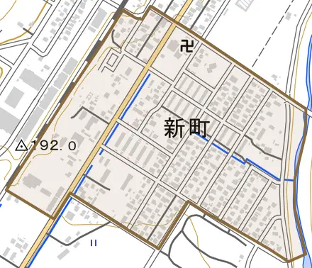 新町とその周辺の地図。町の範囲を重ねている