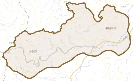 字上駒とその周辺の地図。町の範囲を重ねている