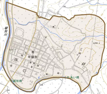 字中頓別とその周辺の地図。町の範囲を重ねている