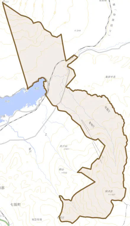 字東大沼とその周辺の地図。町の範囲を重ねている