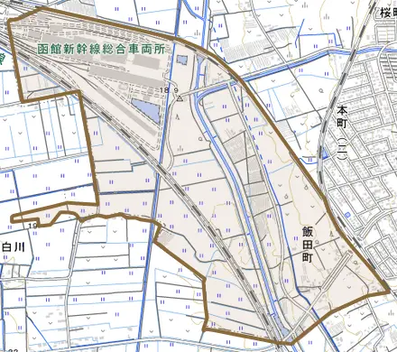 字飯田町とその周辺の地図。町の範囲を重ねている
