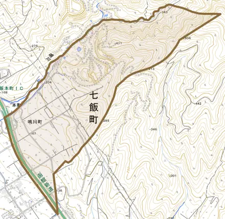 字鳴川町とその周辺の地図。町の範囲を重ねている