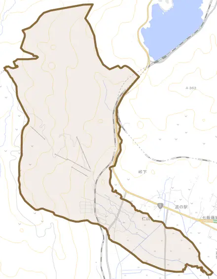 字仁山とその周辺の地図。町の範囲を重ねている