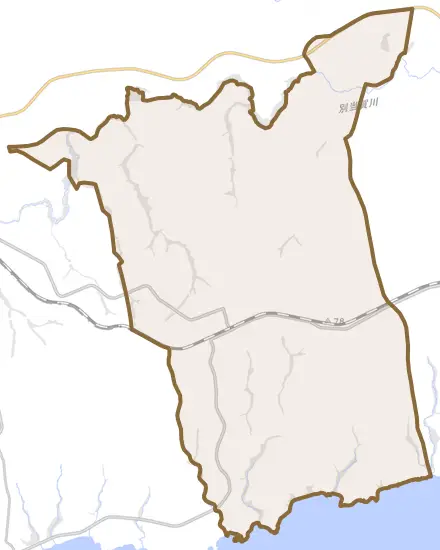 初田牛とその周辺の地図。町の範囲を重ねている