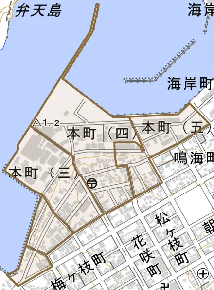 本町とその周辺の地図。町の範囲を重ねている