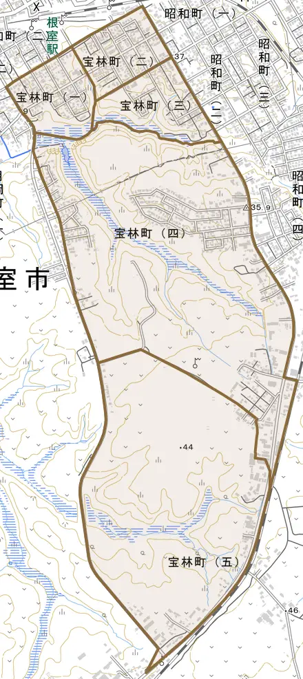 宝林町とその周辺の地図。町の範囲を重ねている
