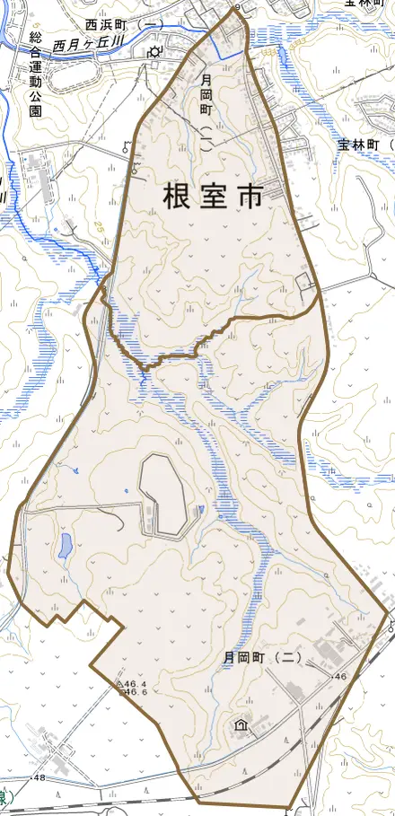 月岡町とその周辺の地図。町の範囲を重ねている