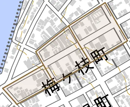 梅ケ枝町とその周辺の地図。町の範囲を重ねている