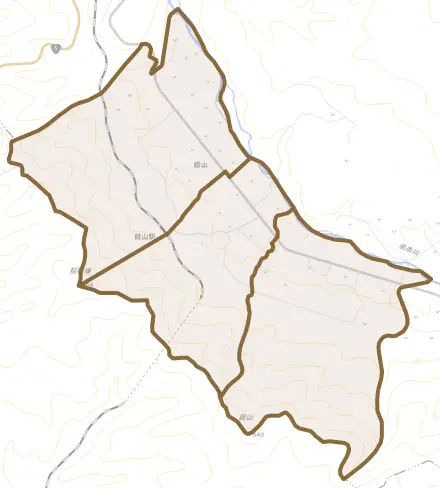 銀山とその周辺の地図。町の範囲を重ねている