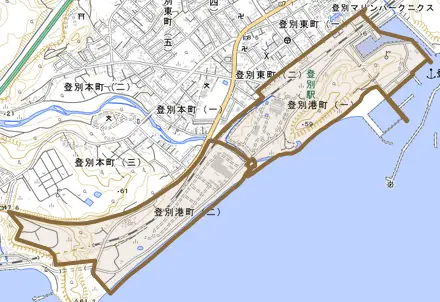 登別港町とその周辺の地図。町の範囲を重ねている