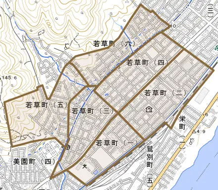 若草町とその周辺の地図。町の範囲を重ねている