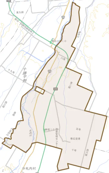 愛国町とその周辺の地図。町の範囲を重ねている