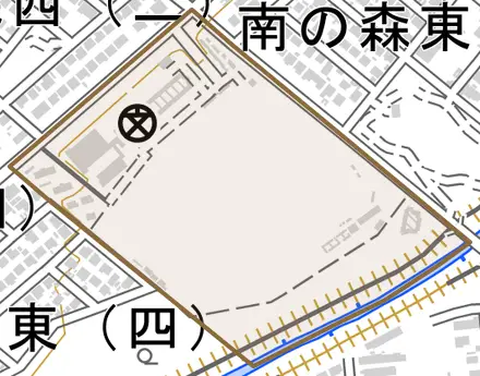 南の森東とその周辺の地図。町の範囲を重ねている