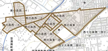 南の森西とその周辺の地図。町の範囲を重ねている