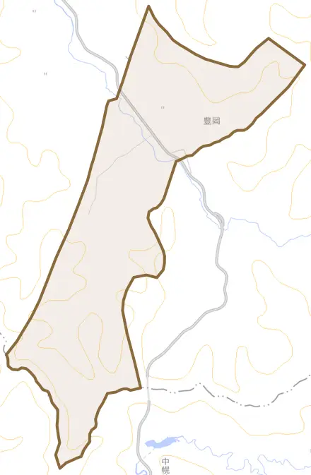 豊岡とその周辺の地図。町の範囲を重ねている