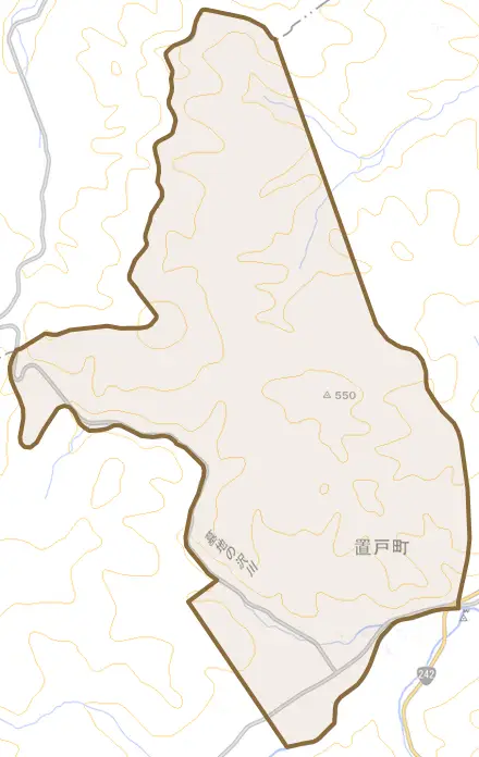 字中里とその周辺の地図。町の範囲を重ねている