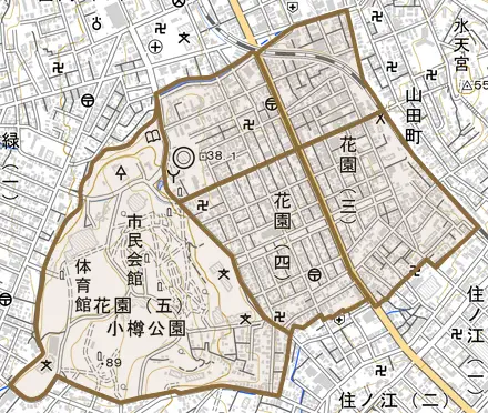 花園とその周辺の地図。町の範囲を重ねている