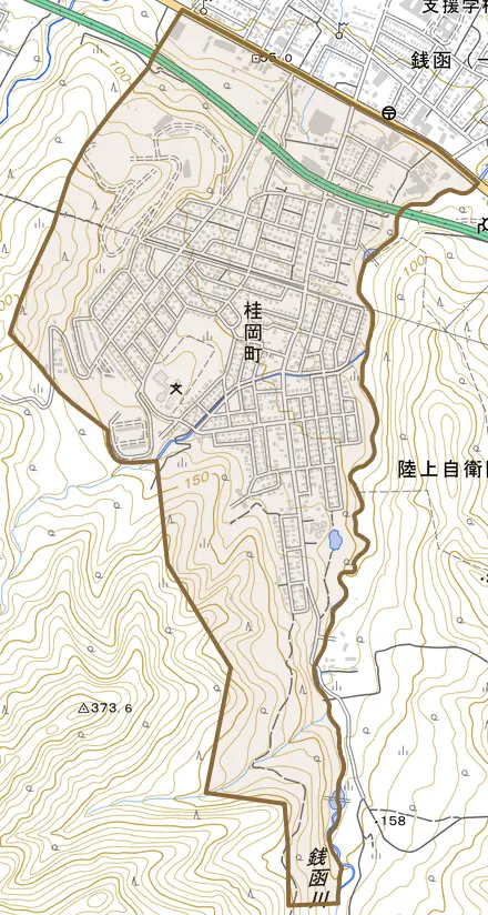 桂岡町とその周辺の地図。町の範囲を重ねている