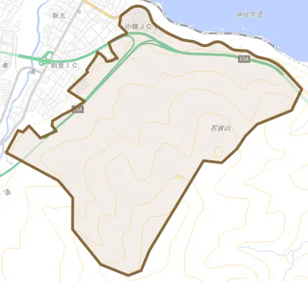 新光町とその周辺の地図。町の範囲を重ねている