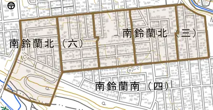南鈴蘭北とその周辺の地図。町の範囲を重ねている