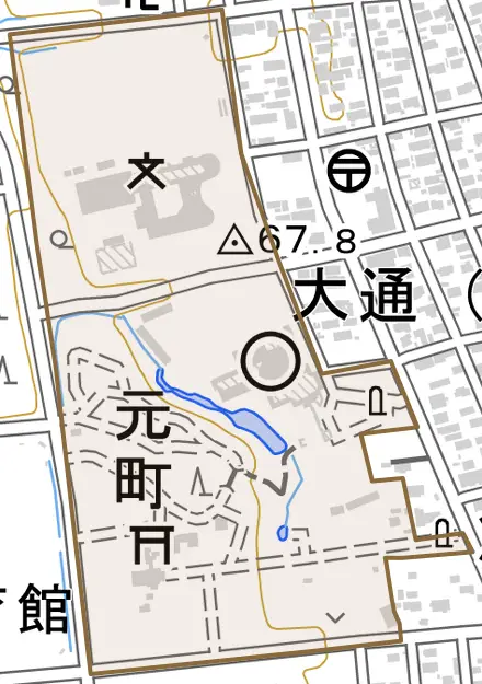 元町とその周辺の地図。町の範囲を重ねている