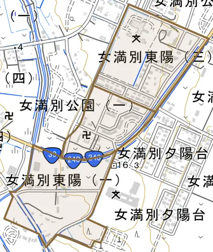 女満別東陽とその周辺の地図。町の範囲を重ねている