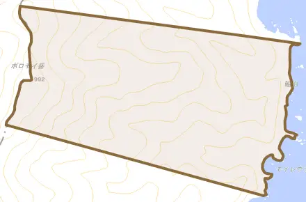 船泊とその周辺の地図。町の範囲を重ねている