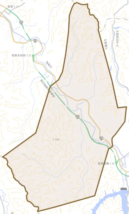 藤山町とその周辺の地図。町の範囲を重ねている