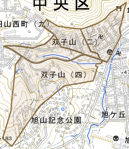 双子山とその周辺の地図。町の範囲を重ねている