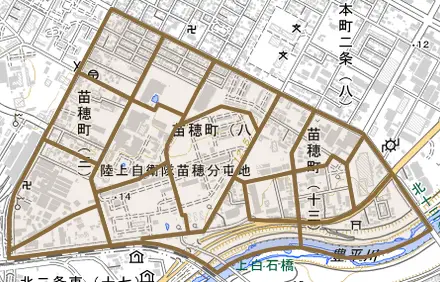 苗穂町とその周辺の地図。町の範囲を重ねている