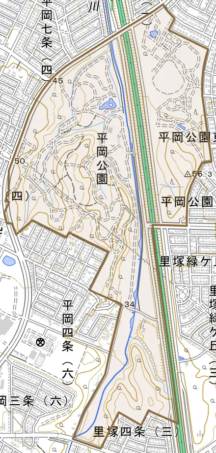平岡公園とその周辺の地図。町の範囲を重ねている