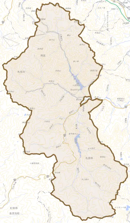 定山渓とその周辺の地図。町の範囲を重ねている