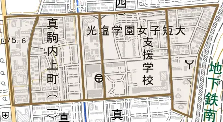 真駒内上町とその周辺の地図。町の範囲を重ねている