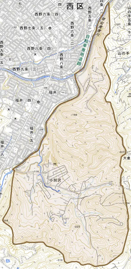 小別沢とその周辺の地図。町の範囲を重ねている