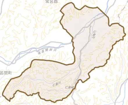 字仁倉とその周辺の地図。町の範囲を重ねている