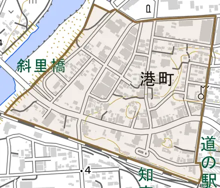 港町とその周辺の地図。町の範囲を重ねている
