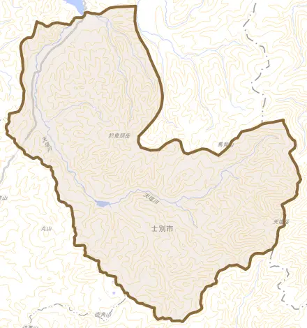 朝日町茂志利とその周辺の地図。町の範囲を重ねている