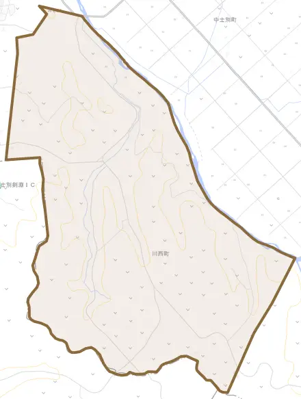 川西町とその周辺の地図。町の範囲を重ねている