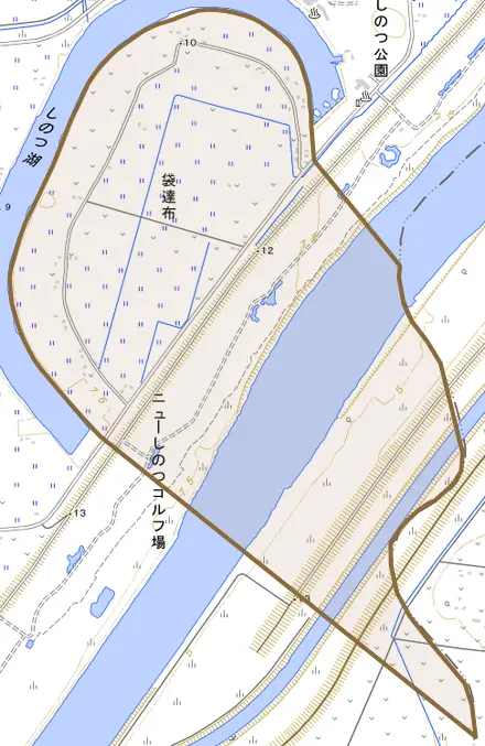 字袋達布とその周辺の地図。町の範囲を重ねている