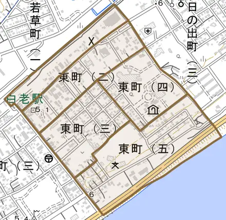 東町とその周辺の地図。町の範囲を重ねている