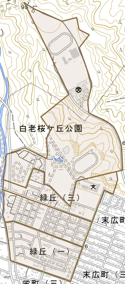 緑丘とその周辺の地図。町の範囲を重ねている