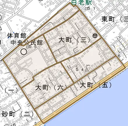 大町とその周辺の地図。町の範囲を重ねている