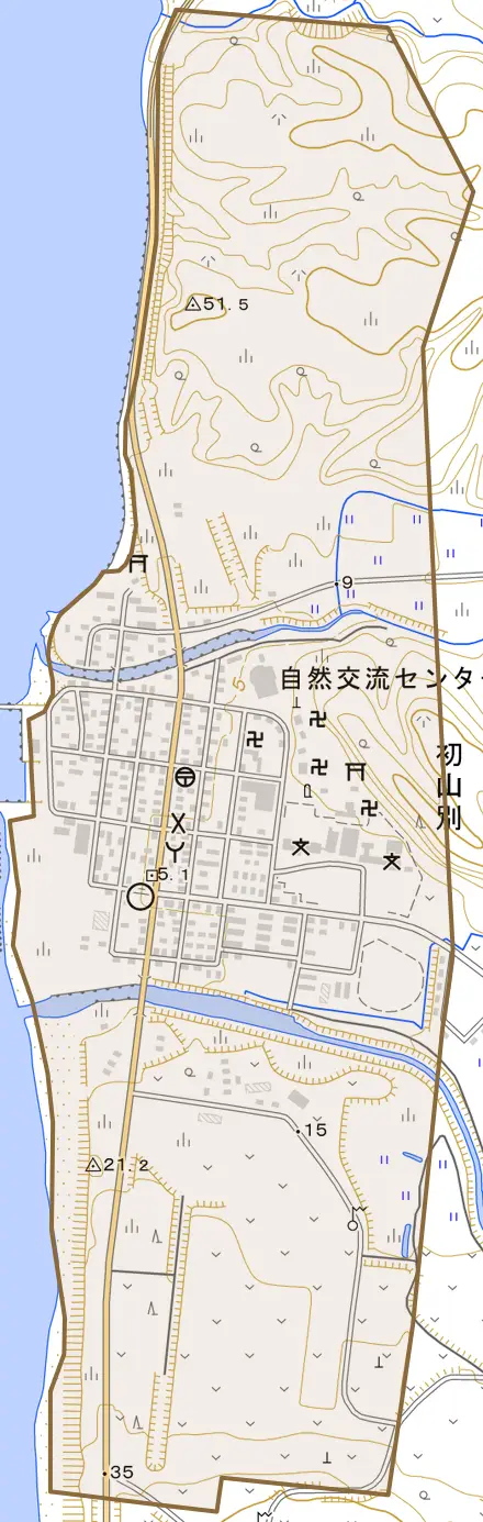 字初山別とその周辺の地図。町の範囲を重ねている