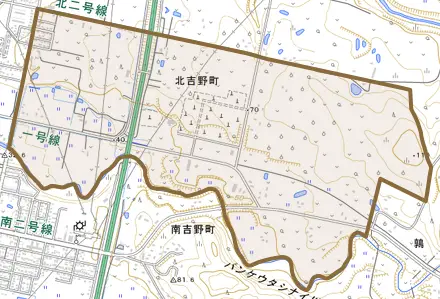 北吉野町とその周辺の地図。町の範囲を重ねている