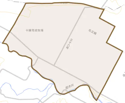 字尾田とその周辺の地図。町の範囲を重ねている