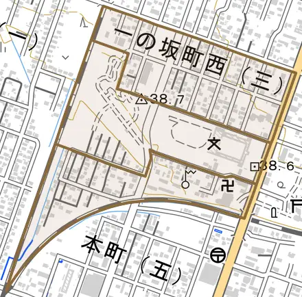 一の坂町西とその周辺の地図。町の範囲を重ねている
