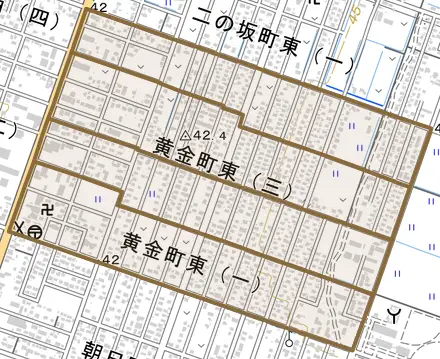 黄金町東とその周辺の地図。町の範囲を重ねている
