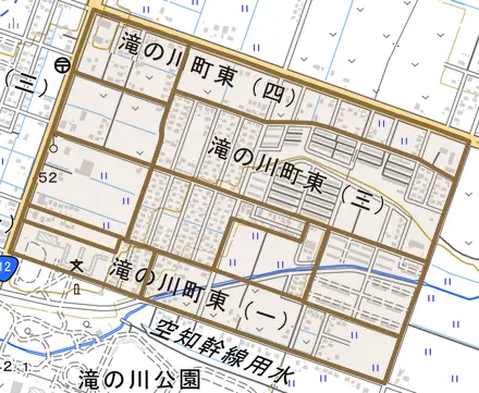 滝の川町東とその周辺の地図。町の範囲を重ねている